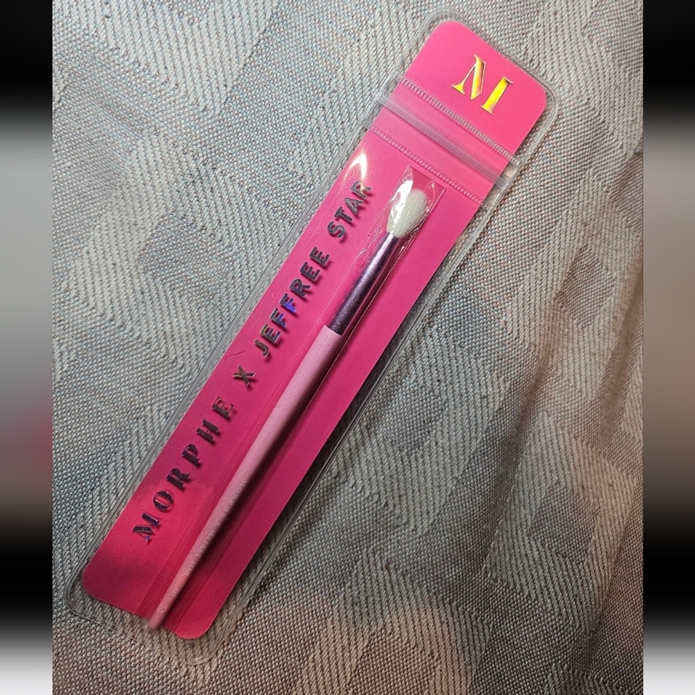Morphe x Jeffree Star Js9 Fluffer Crease Brush